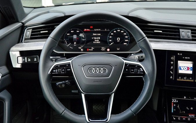 Audi e-tron cena 299900 przebieg: 8000, rok produkcji 2023 z Leśnica małe 781